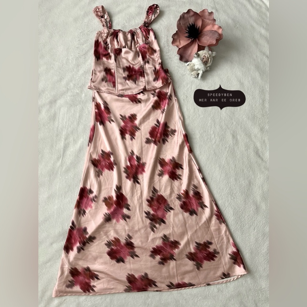 WEWOREWHAT Wide Strap Ruched Cup Corset and Slip Skirt size 4